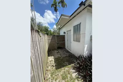 130 NE 123rd St, North Miami, FL 33161 - Photo 40