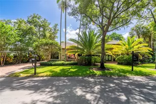 10601 SW 72nd Ct, Pinecrest, FL 33156 - Photo 1