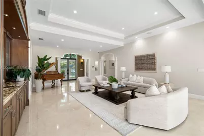 10601 SW 72nd Ct, Pinecrest, FL 33156 - Photo 12