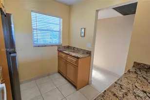 9230 Lagoon Pl, Davie, FL 33324 - Photo 6