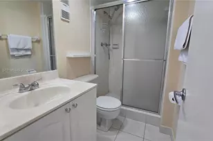 9230 Lagoon Pl, Davie, FL 33324 - Photo 20