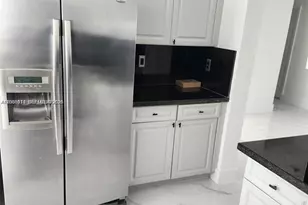 8465 NW 108th Path, Doral, FL 33178 - Photo 6