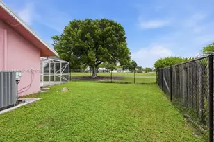 7300 Corkwood Terrace, Tamarac, FL 33321 - Photo 54