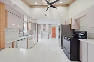 7300 Corkwood Terrace, Tamarac, FL 33321 - Photo 6