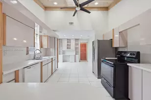 7300 Corkwood Terrace, Tamarac, FL 33321 - Photo 8