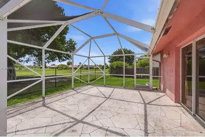7300 Corkwood Ter, Tamarac, FL 33321 - Photo 64