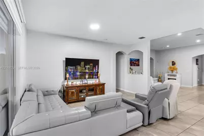 4189 NE 20th St, Homestead, FL 33033 - Photo 8