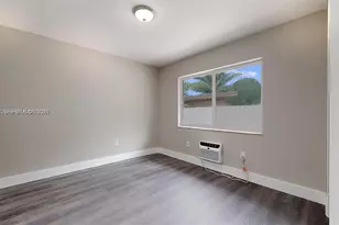 891 SW 5th St, Miami, FL 33130 - Photo 12