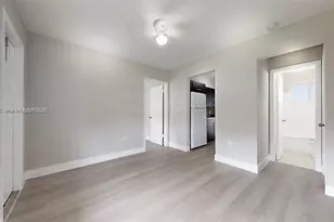 891 SW 5th St, Miami, FL 33130 - Photo 4