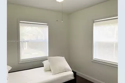 161 NW 145th St, Miami, FL 33168 - Photo 18