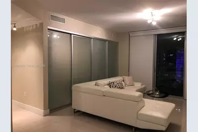 90 SW 3rd St #3802, Miami, FL 33130 - Photo 8
