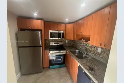 498 NW 165th St #D-501, Miami, FL 33169 - Photo 2