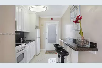 1750 James Ave #9J, Miami Beach, FL 33139 - Photo 4