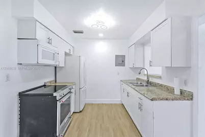 1854 Lauderdale Manor Dr, Fort Lauderdale, FL 33311 - Photo 14