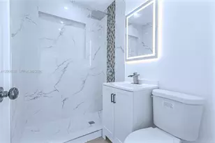 1854 Lauderdale Manor Dr, Fort Lauderdale, FL 33311 - Photo 16