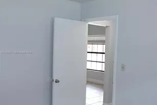 2728 W 74th St, Hialeah, FL 33016 - Photo 6