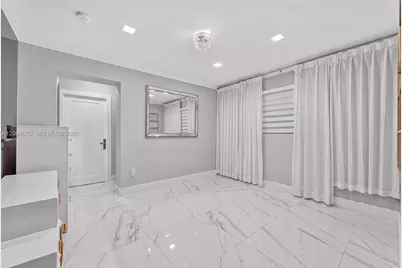 700 W 51st Pl, Hialeah, FL 33012 - Photo 14