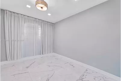 700 W 51st Pl, Hialeah, FL 33012 - Photo 20