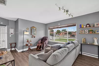121 E 36th St, Hialeah, FL 33013 - Photo 8