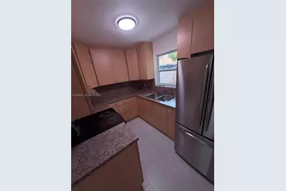 70 SW 14th Ter, Homestead, FL 33030 - Photo 8