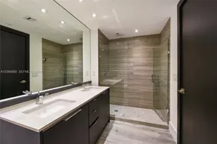 1010 Brickell Ave, Miami, FL 33131 - Photo 16