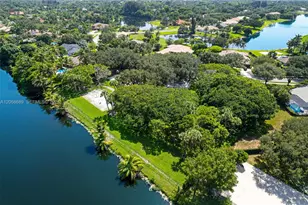 10660 SW 44th Ct, Davie, FL 33328 - Photo 40