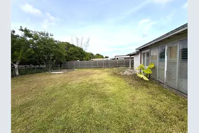 11935 SW 37th St, Miami, FL 33175 - Photo 14