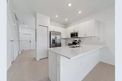 1529 SE 27th Rd #1529, Homestead, FL 33035 - Photo 2