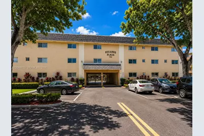 7910 Taft St #208, Pembroke Pines, FL 33024 - Photo 2
