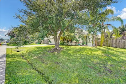 2826 SE Melaleuca Blvd, Port Saint Lucie, FL 34952 - Photo 20