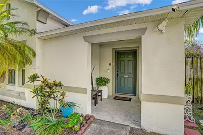 2826 SE Melaleuca Blvd, Port Saint Lucie, FL 34952 - Photo 6