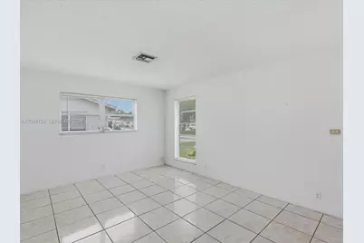 4815 SW 65th Way, Davie, FL 33314 - Photo 8