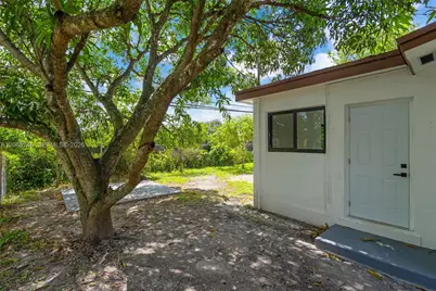 18425 NW 23rd Ave, Miami Gardens, FL 33056 - Photo 32