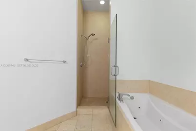 19900 E Country Club Dr #104, Aventura, FL 33180 - Photo 20