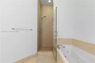 19900 E Country Club Dr, Aventura, FL 33180 - Photo 20