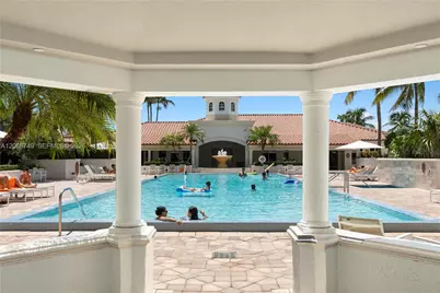 19900 E Country Club Dr #104, Aventura, FL 33180 - Photo 40