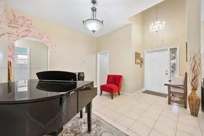 2835 SE 4th Pl, Homestead, FL 33033 - Photo 8