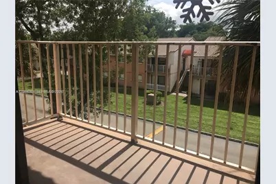 7110 NW 179th St #310, Hialeah, FL 33015 - Photo 18