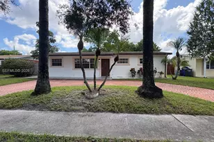 251 N 68th Terrace, Hollywood, FL 33024 - Photo 2