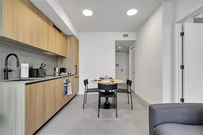 121 NE 5th St #2110, Miami, FL 33132 - Photo 12