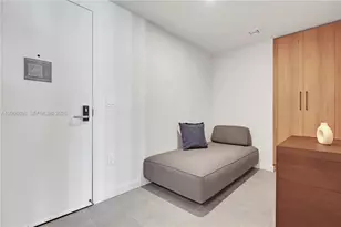 121 NE 5th St, Miami, FL 33132 - Photo 14