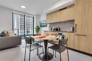 121 NE 5th St, Miami, FL 33132 - Photo 2