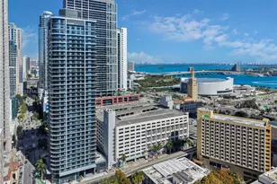 121 NE 5th St, Miami, FL 33132 - Photo 22