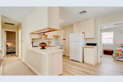 3344 Plaza Pl, Lake Worth, FL 33462 - Photo 6