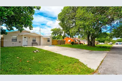 3344 Plaza Pl, Lake Worth, FL 33462 - Photo 1