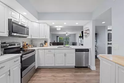 12500 SW 5th Ct #208M, Pembroke Pines, FL 33027 - Photo 2