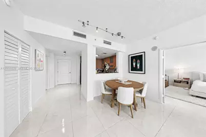 2101 Brickell Ave #3202, Miami, FL 33129 - Photo 8