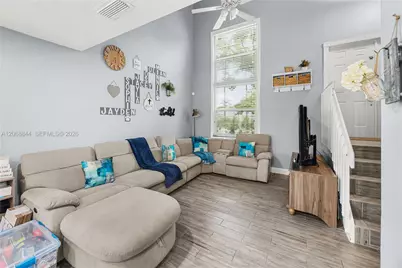 7216 SW 44th Ct, Davie, FL 33314 - Photo 6