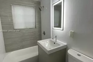 7820 Carlyle Ave, Miami Beach, FL 33141 - Photo 8