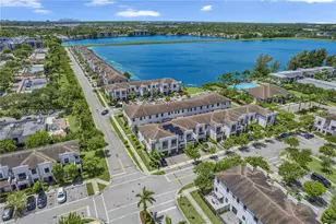550 NE 207th St, Miami, FL 33179 - Photo 36